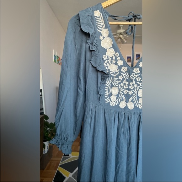 Gorgeous boho embroidered dress - Picture 9 of 11